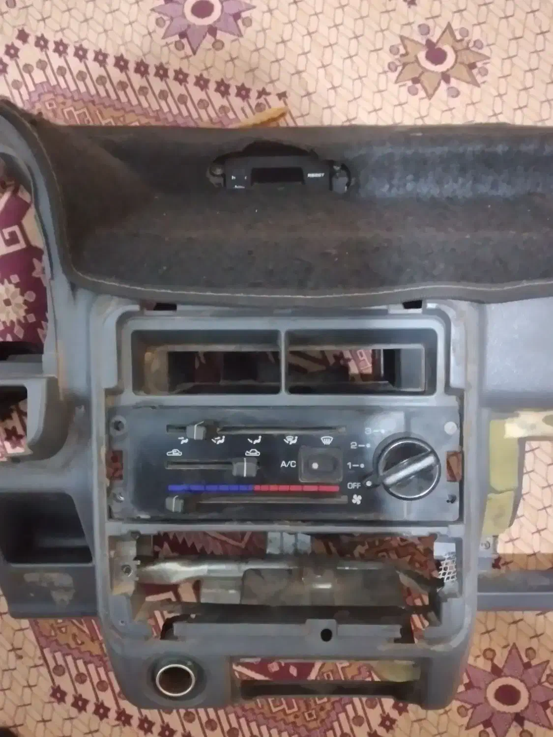 ساعت|ساعت|تربت جام, میان جام|دیوار