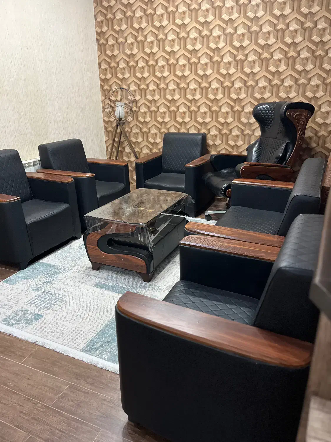 مبلمان اداری همراه با صندلی امپراطور و میز|مبلمان اداری|محلات, |دیوار