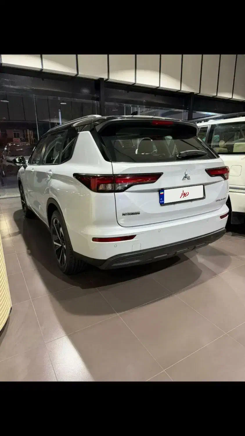 میتسوبیشی اوتلندر ۲۰۲۳ تک دف سقف مشکی|خودرو سواری و وانت|تهران, قیطریه|دیوار