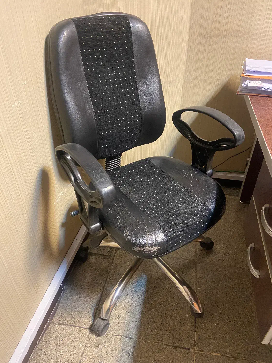 سه تا میز اداری و یک عدد صندلی اداری|دفتر کار|تهران, ایرانشهر|دیوار