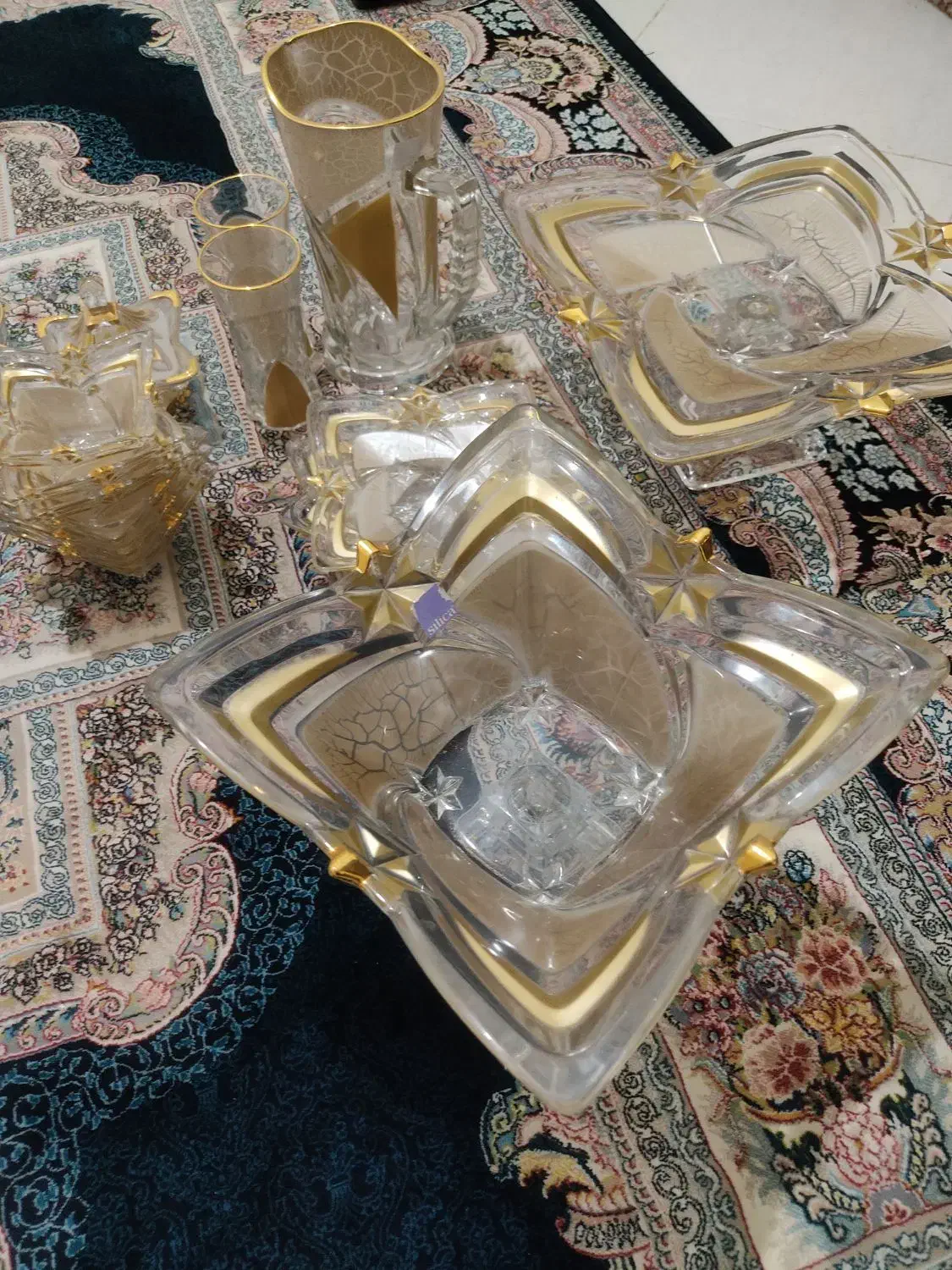 سرویس ۶نفره ۲۷پارچه طلایی تمیز|ظروف سرو و پذیرایی|ساوه, |دیوار