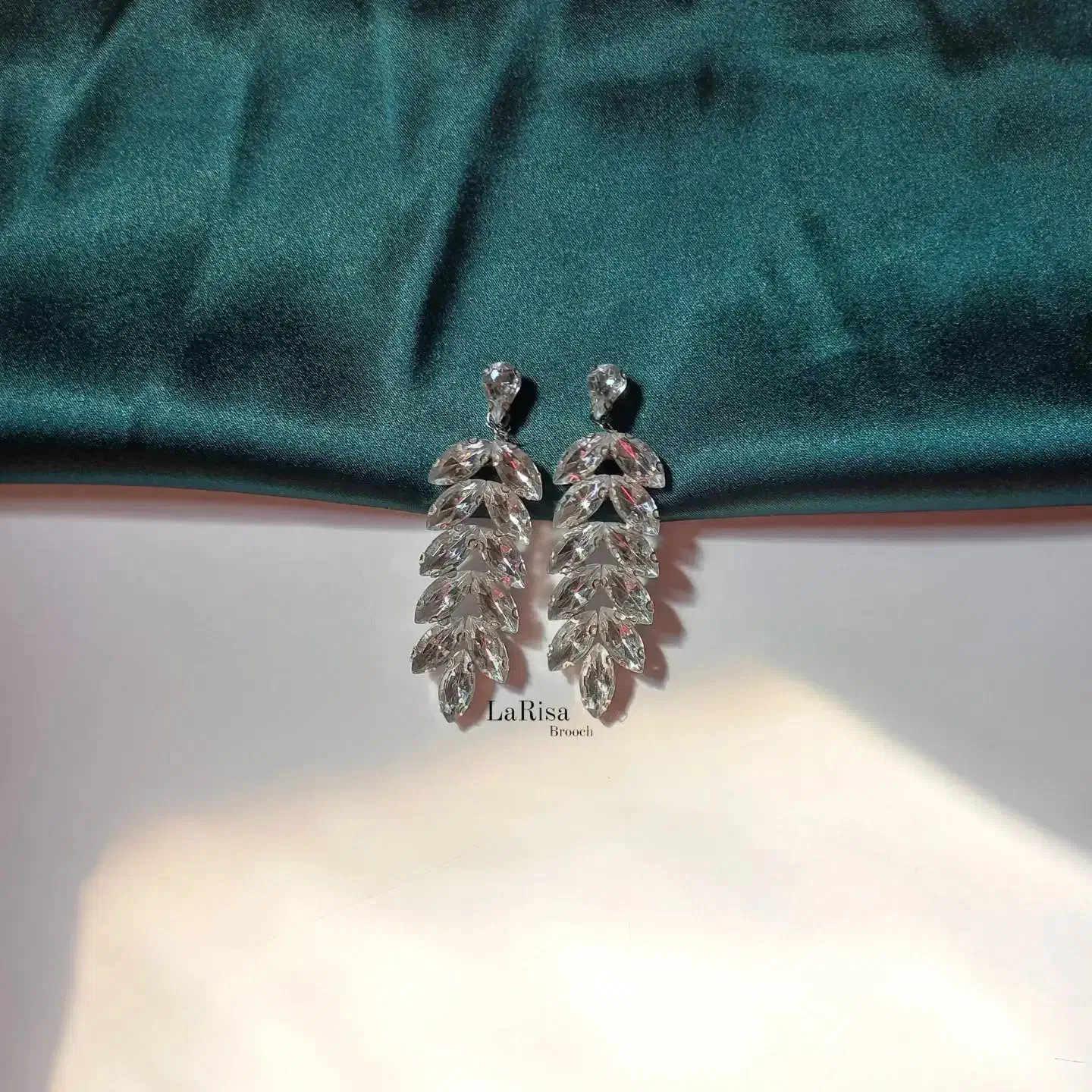 گوشواره جواهری|زیورآلات و اکسسوری|کوهین, |دیوار