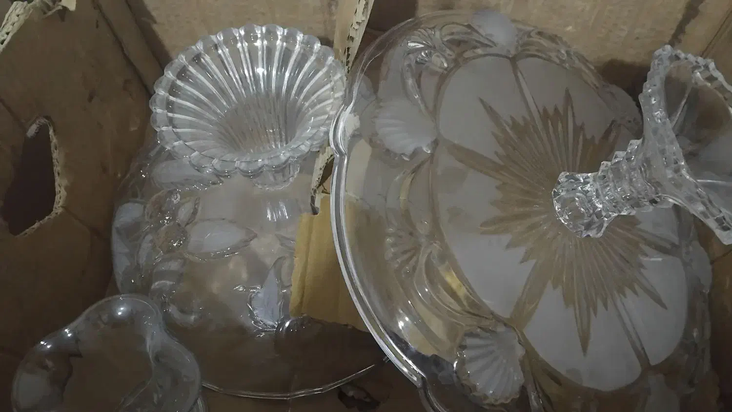 ظرف کریستال قدیمی مارک|حراج|نیشابور, شهرک جانبازان|دیوار