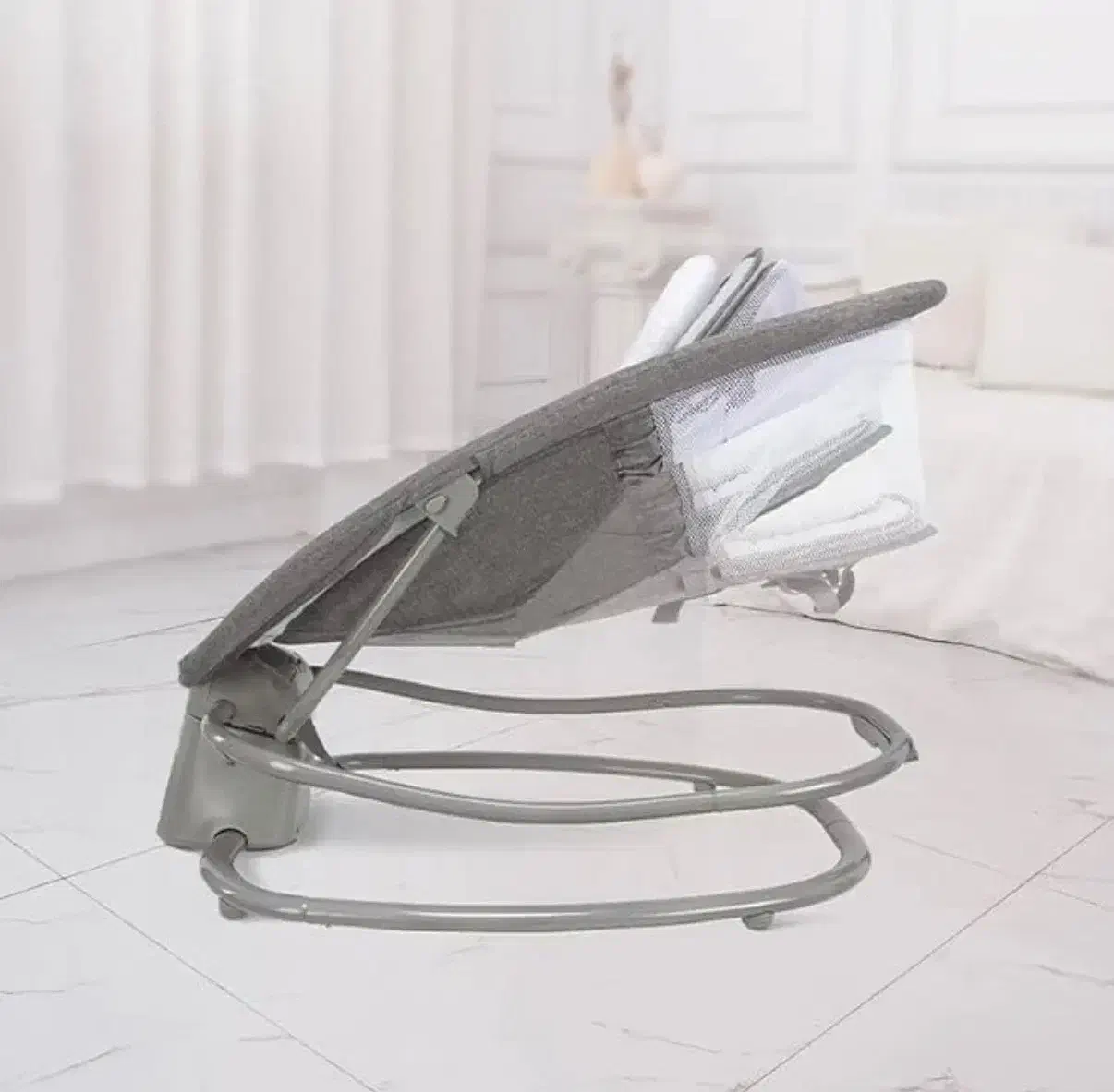 گهواره برقی ماستلا ۴*۱|اسباب و اثاث بچه|اصفهان, بهارستان|دیوار