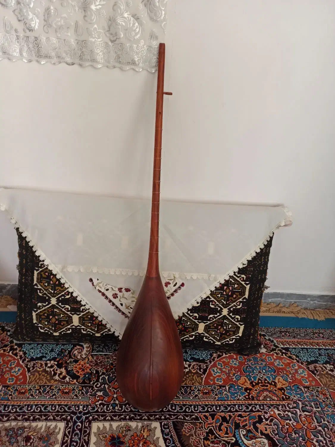 دوتار|سازهای سنتی|اسفراین, |دیوار