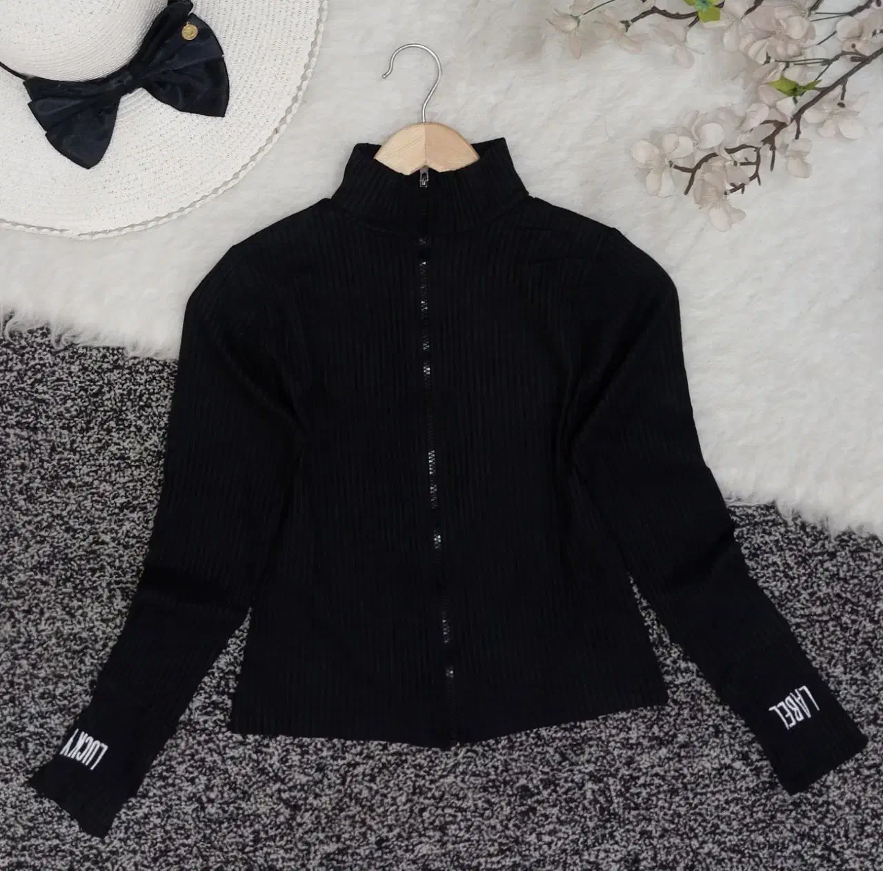 کراپ فینگردار|لباس|سراب, |دیوار