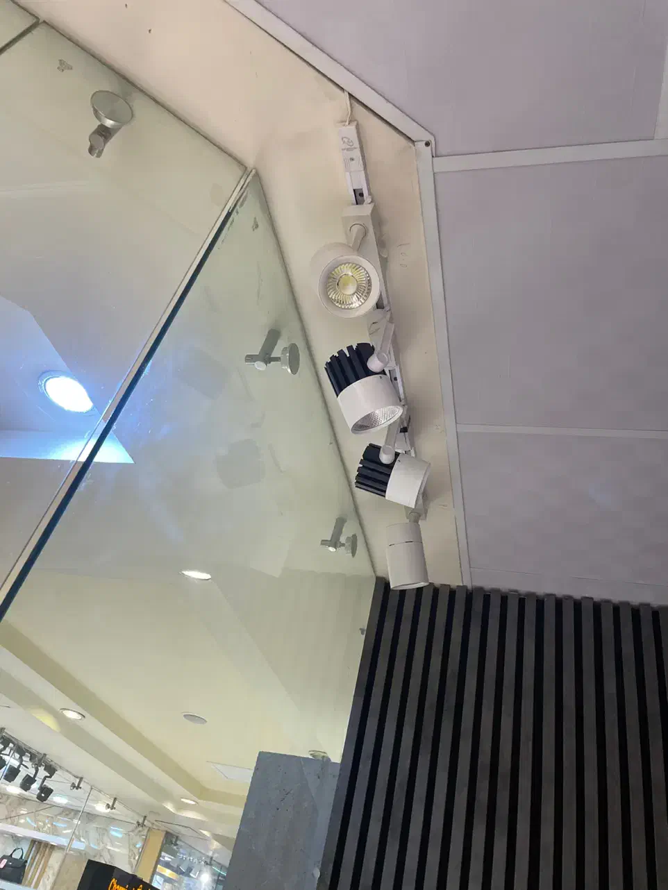 چراغ ریلی سقفی|لامپ و چراغ|مشهد, آبکوه|دیوار