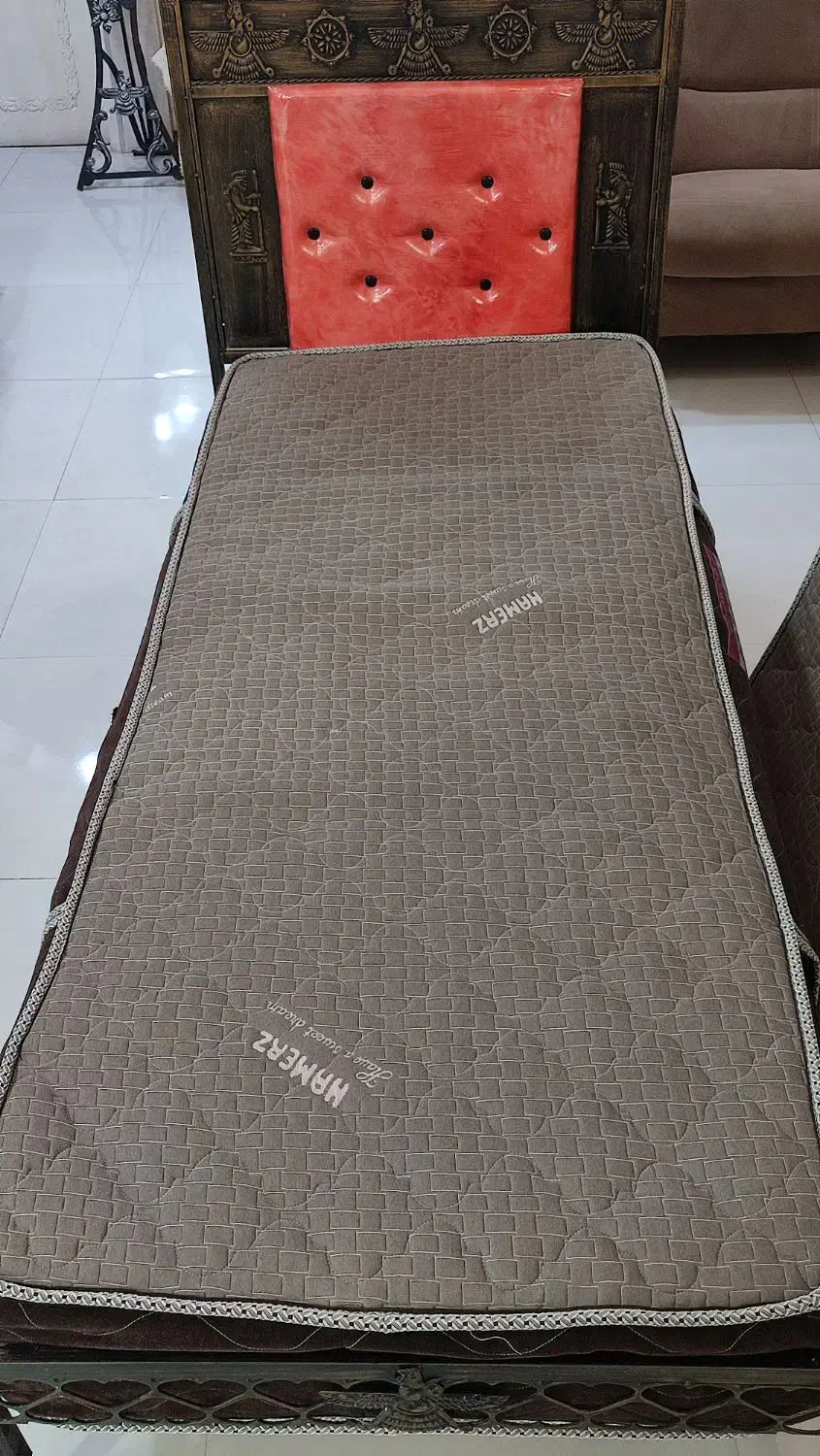 ۲ عدد تخت فرفوژه مدل هخامنشی و چرم دوزی|تخت و سرویس خواب|مشهد, حجاب (شهرک غرب)|دیوار