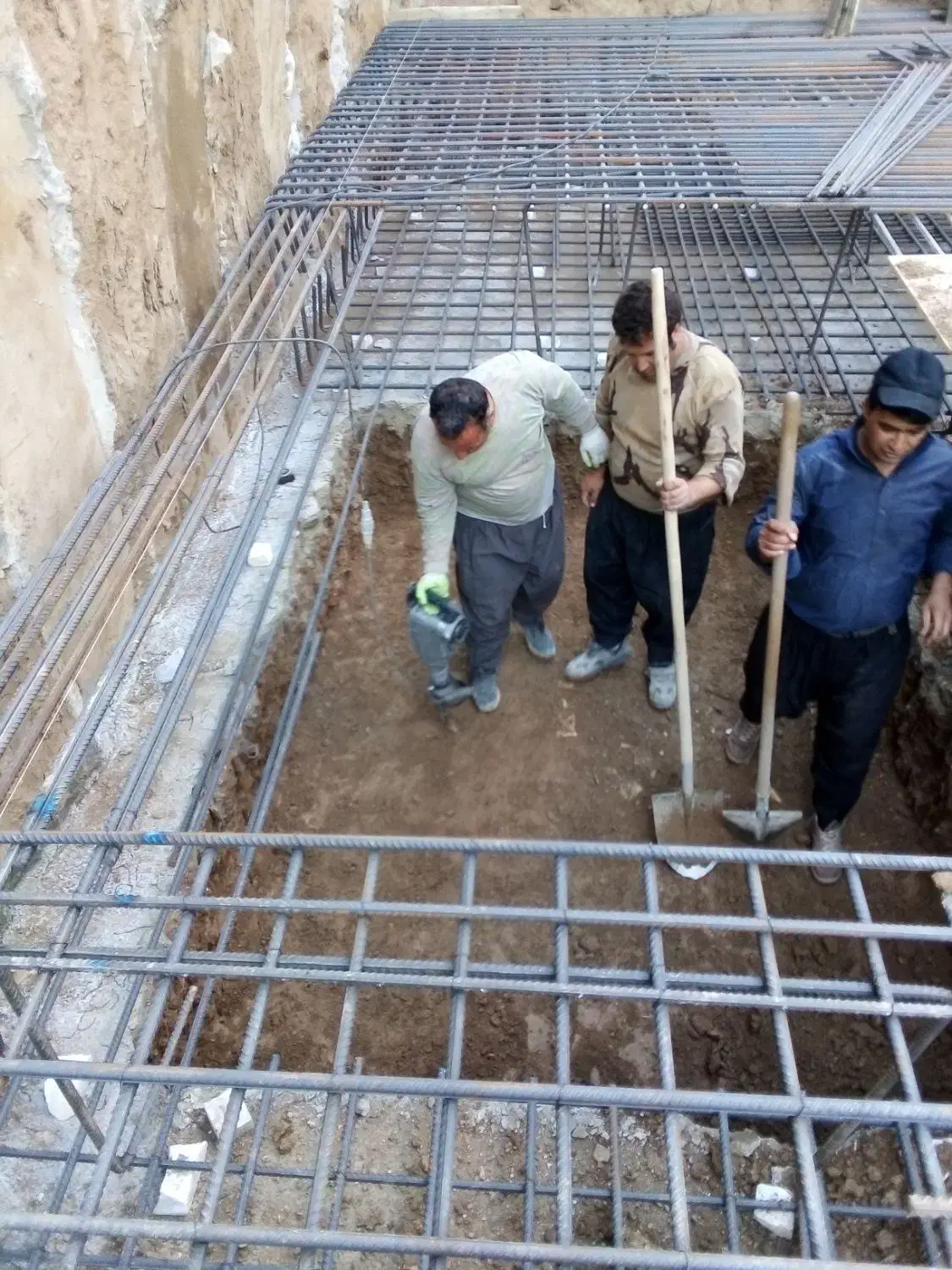 چاه کن خوش اخلاق کار بلد باتجربه با 20سال سابقه|خدمات پیشه و مهارت|ارومیه, |دیوار