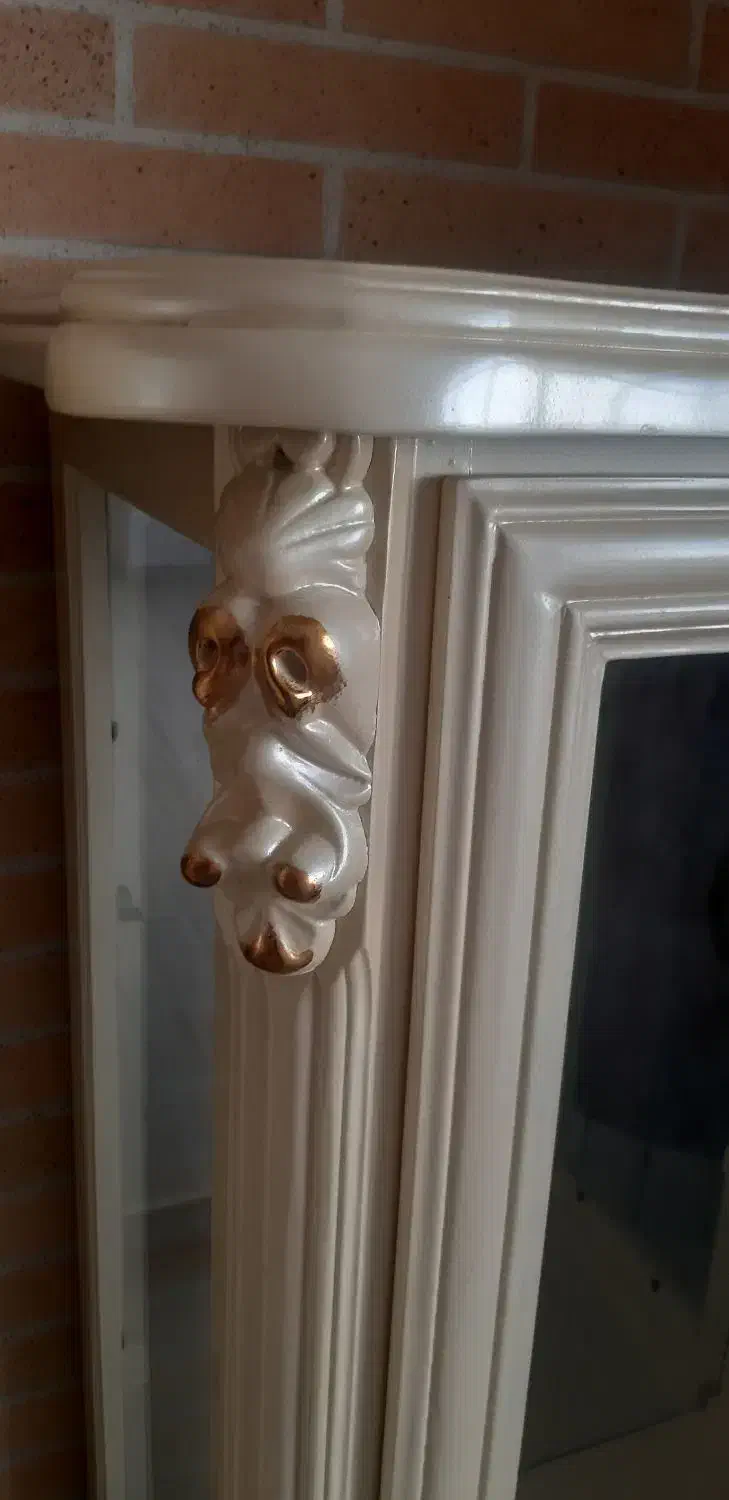 ویترین چوب راش نو ورق طلا|بوفه، ویترین، کنسول|قم, زنبیل آباد|دیوار