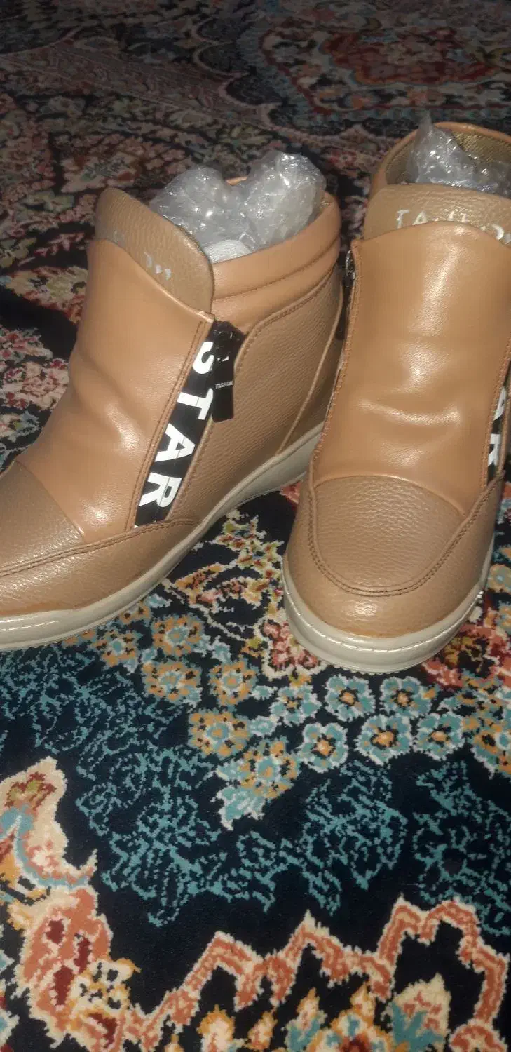 لباس و کفش نو|کفش و لباس بچه|بافق, |دیوار