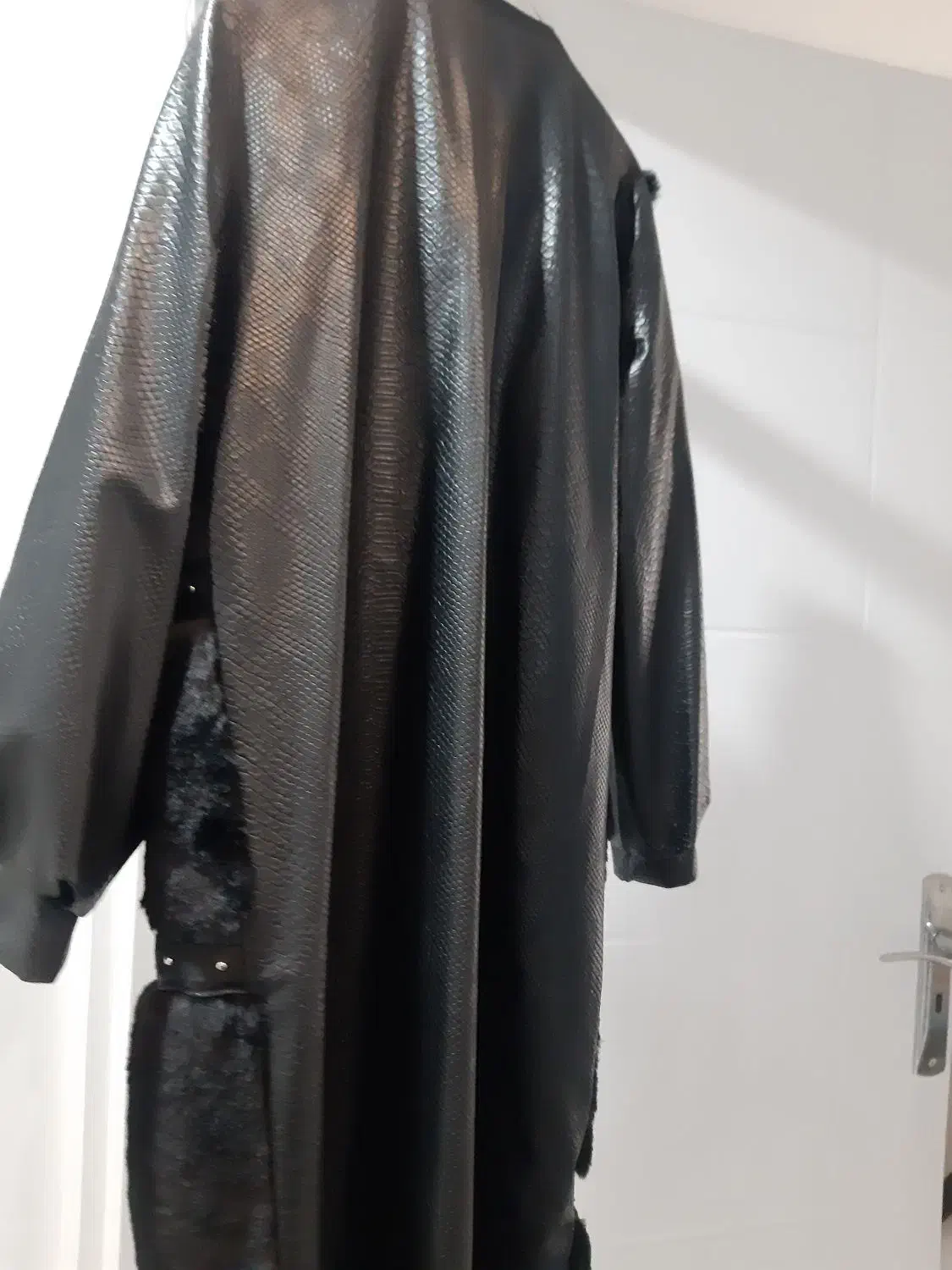 پالتو جلو خز دار پشت چرم مجلسی و پیراهن دوتیکه|لباس|تهران, پرستار|دیوار