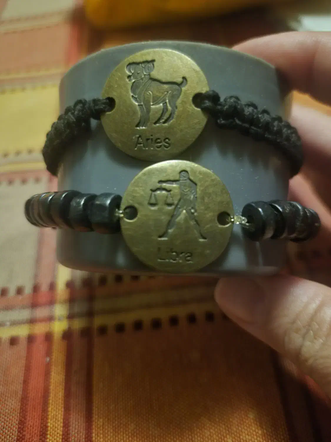 دستبند پاستیلی|بدلیجات|شیراز, شاه قلی بیگی|دیوار