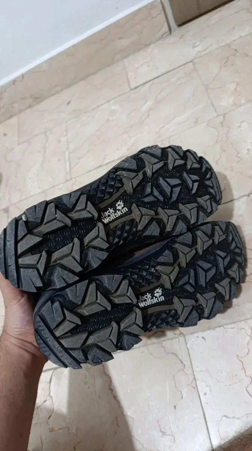 دو جفت کفش jackwolfskinسایز ۴۸ و ۴۰|کیف، کفش، کمربند|تهران, شمسآباد|دیوار