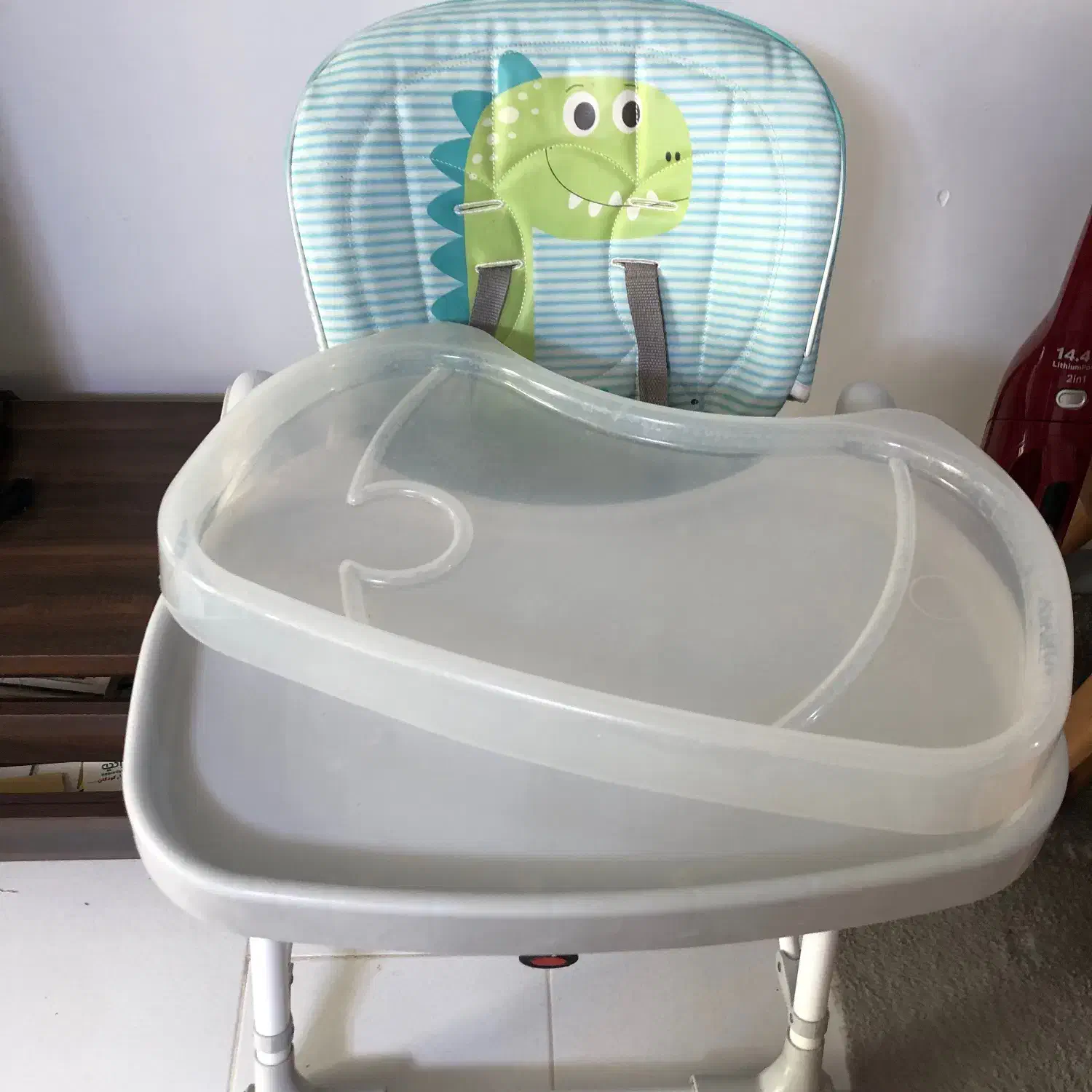 صندلی غذا کودک بی بی ماک|تخت و صندلی بچه|شیراز, میرزاکوچک خان|دیوار