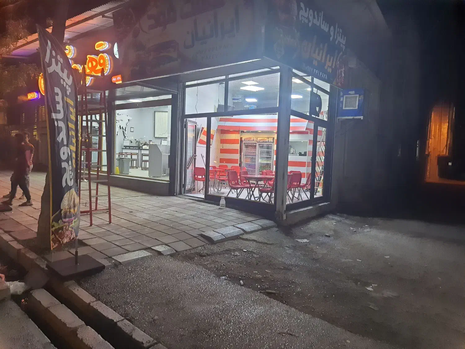 همکارخانوم جهت سالن فست فود|استخدام خدمات فروشگاه و رستوران|کرمانشاه, |دیوار