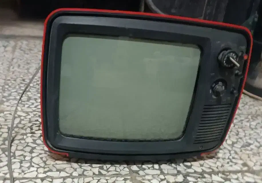 تلویزیون قدیمی|تلویزیون و پروژکتور|لنگرود, |دیوار