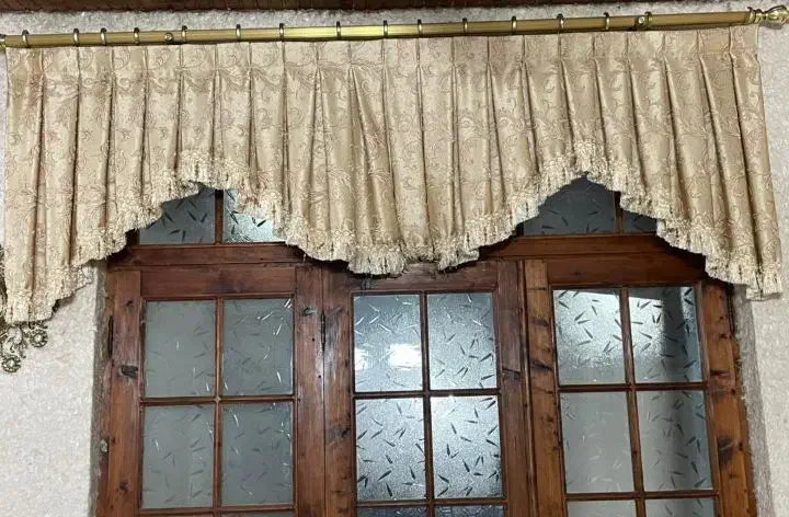 ۳عددپرده پذیرایی...یک عددوالان کوچک وبزرگ وپرده در|پرده، رانر، رومیزی|فومن, |دیوار