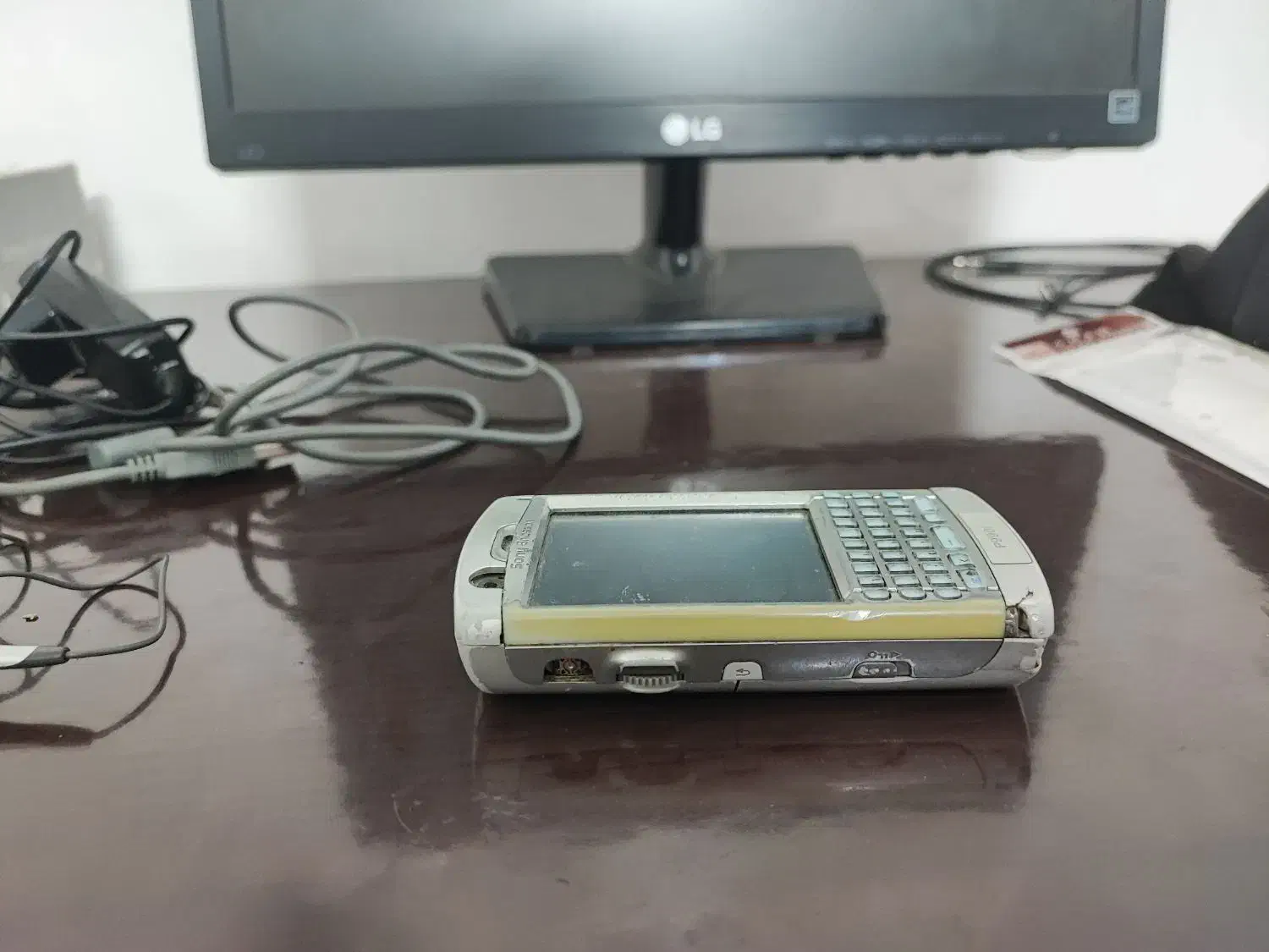 p990همراه با لوازم|موبایل|مشهد, هفت تیر (آب و برق)|دیوار