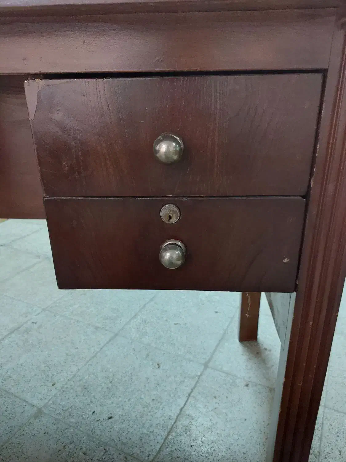 میز تحریر چوبی . میز فلز چند منظوره و جاگلدانی|مبلمان اداری|اردبیل, |دیوار