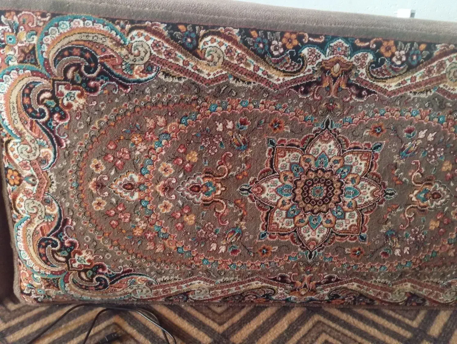 با سلام دو جفت پشتی ماشینی کارکرده ولی تمیز|پشتی|کرج, ملک‌آباد|دیوار