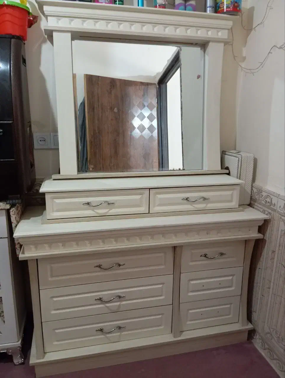 سالمه فقط دوتا از دستگیره های کشوهاش در اومده|جاکفشی، کمد، دراور|مشهد, خواجه ربیع|دیوار