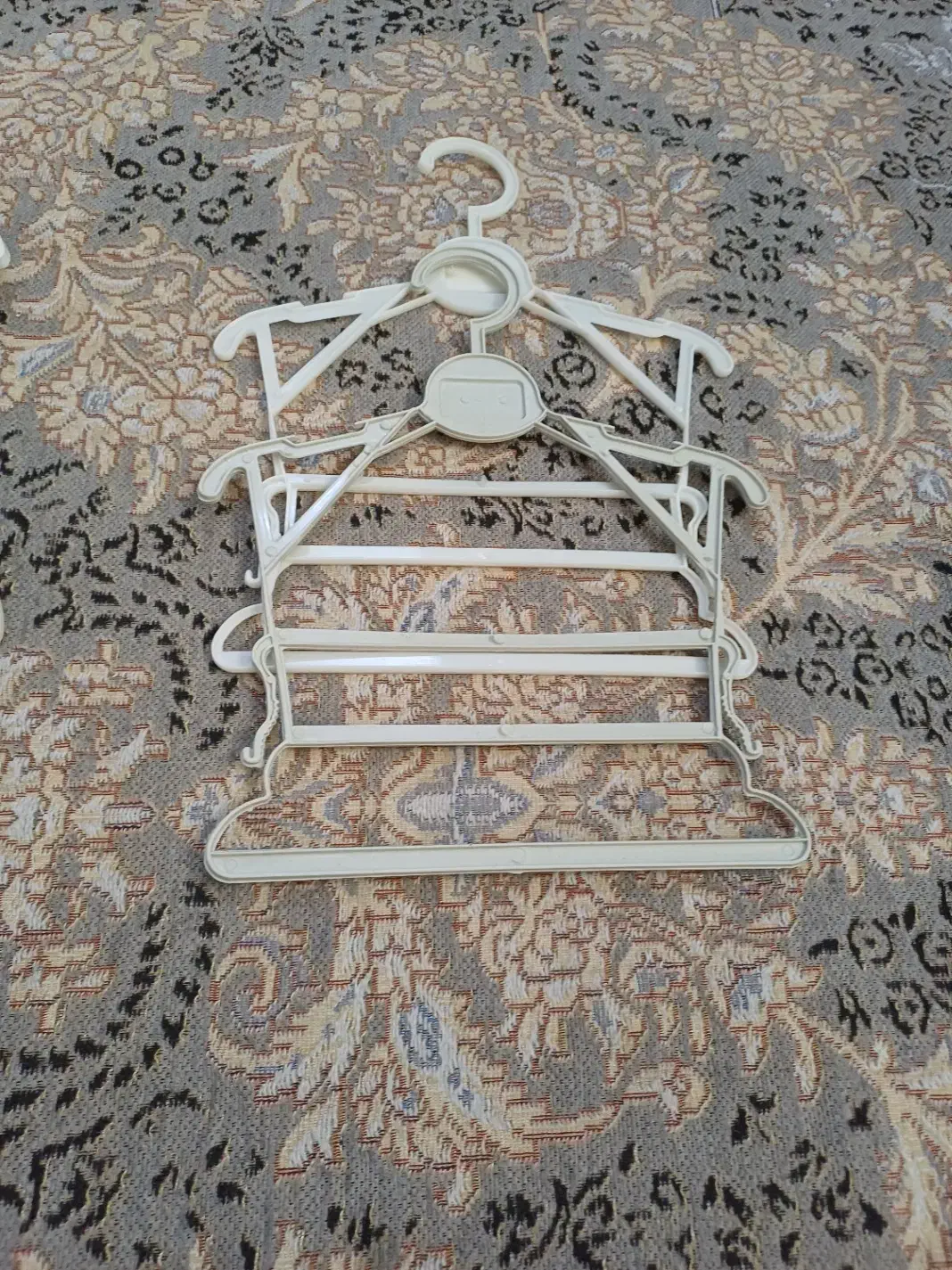 آویزلباس اپل دار|بندرخت و رخت‌آویز|قم, شاه ابراهیم|دیوار