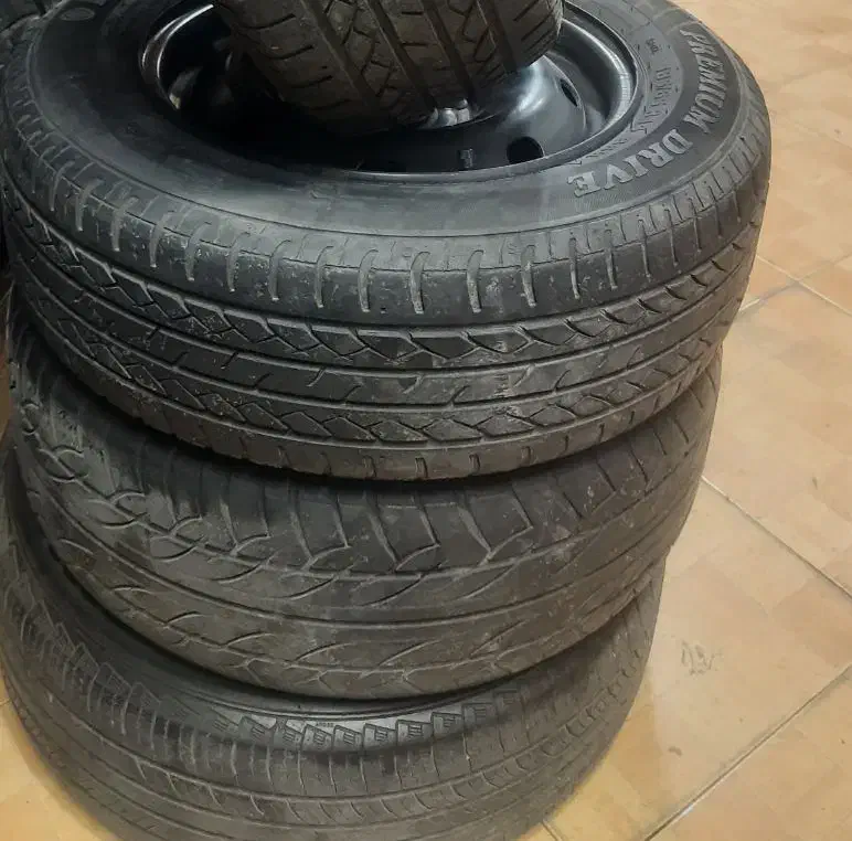 چهار حلقه رینگ و لاستیک ۱۴فابریک ایرانخودرو|قطعات یدکی و لوازم جانبی|قم, علی آباد سعدگان|دیوار