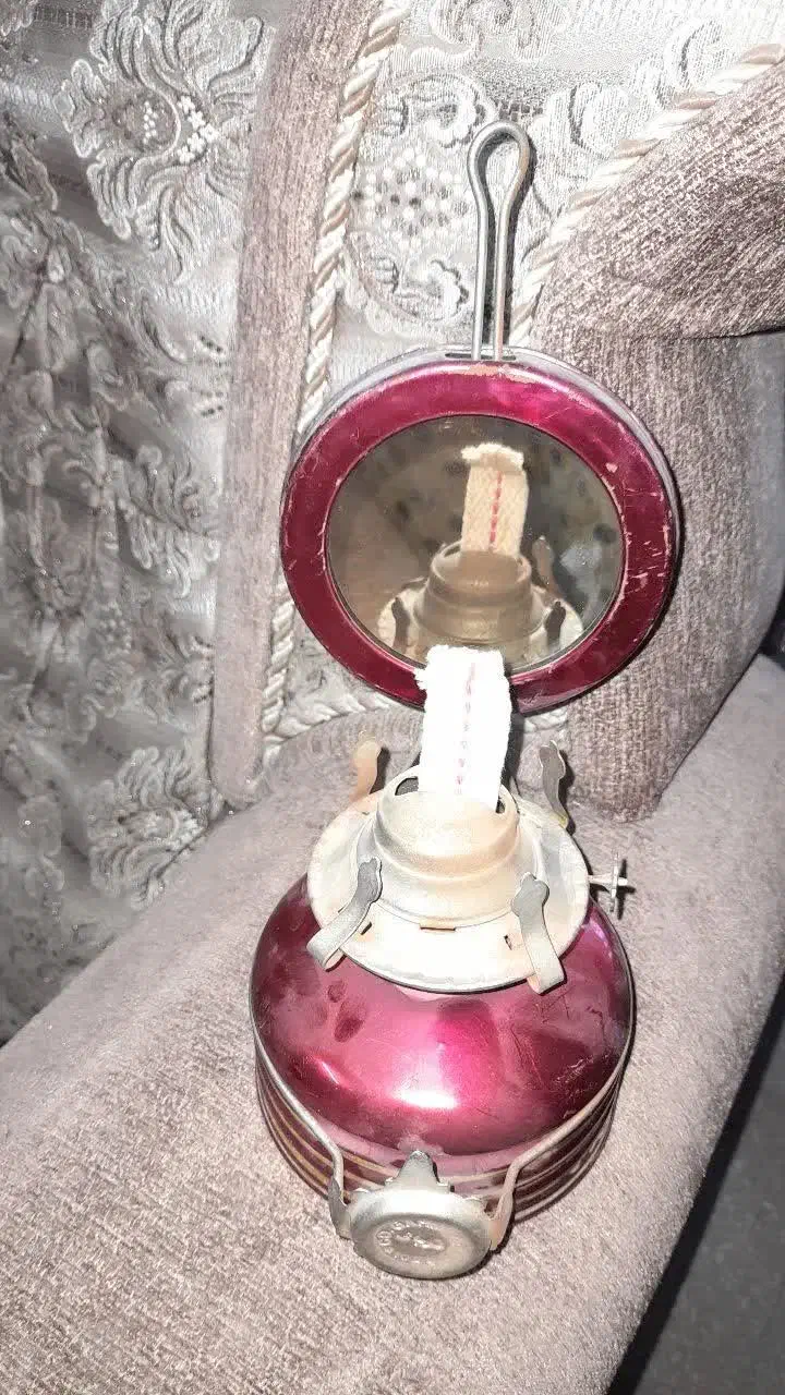 دو عدد چراغ نفتی کلکسیونی نو|کلکسیون اشیاء عتیقه|یزد, |دیوار