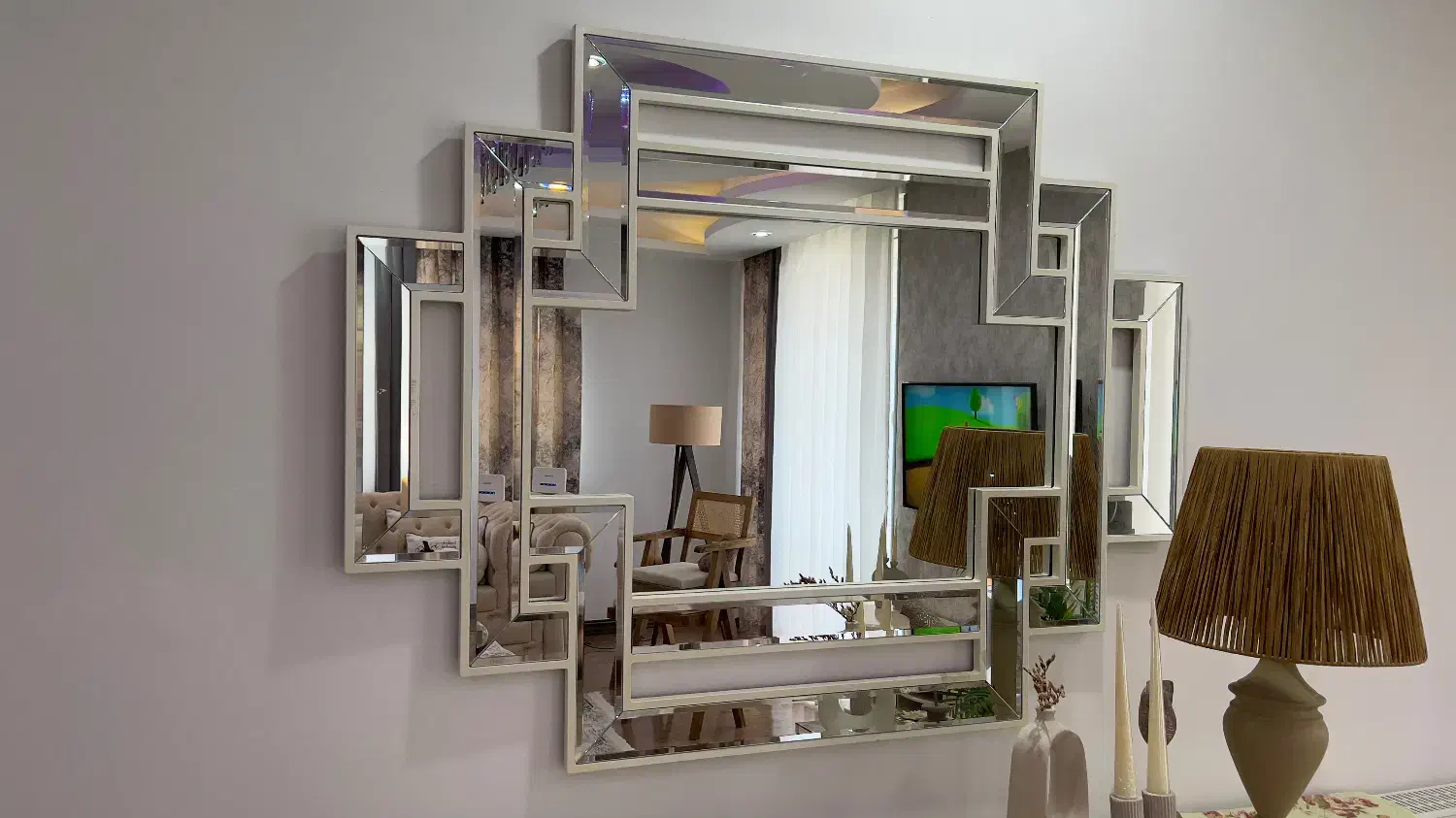 آینه بزرگ باکیفیت درحد نو|آینه|حویق, |دیوار