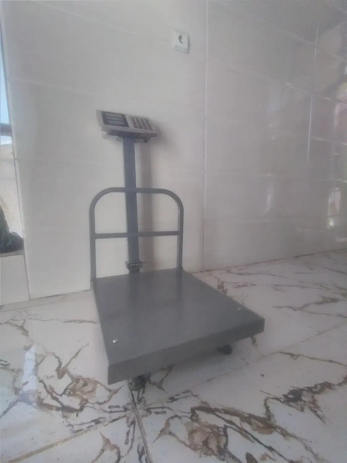 ترازو شارژی ۴۰۰|ابزارآلات|لنجان, |دیوار