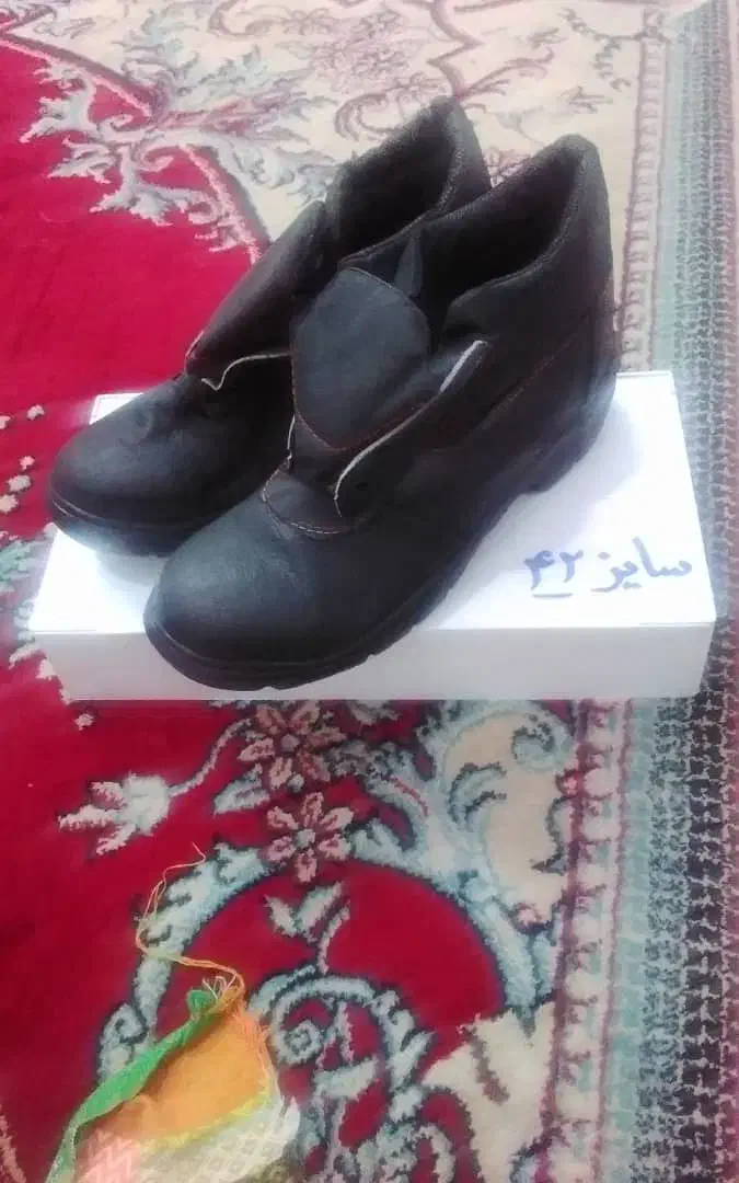 کفش ایمنی|کیف، کفش، کمربند|فولادشهر, B1|دیوار