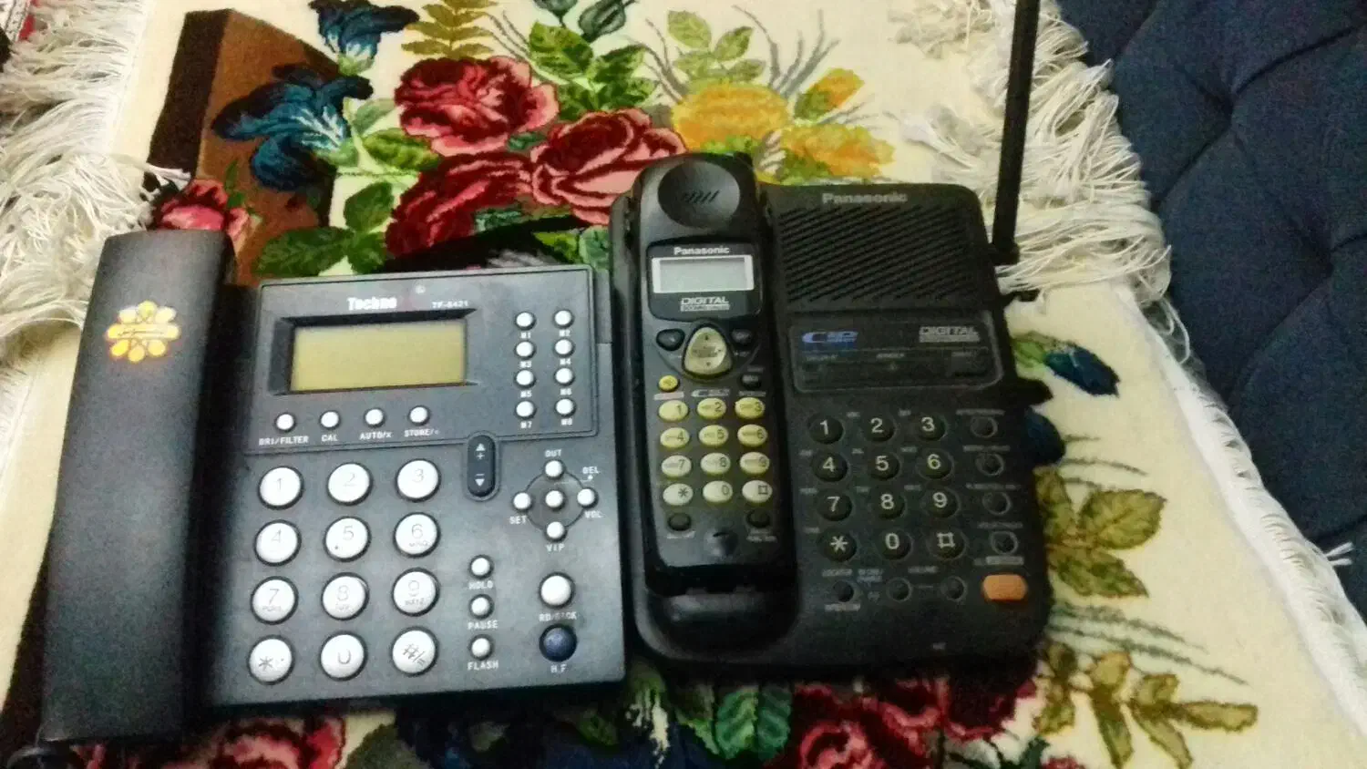 دو دستگاه تلفن ببیسیم و ثابت پانوسونیک|تلفن رومیزی|رشت, شهرک آیت الله منتظری|دیوار