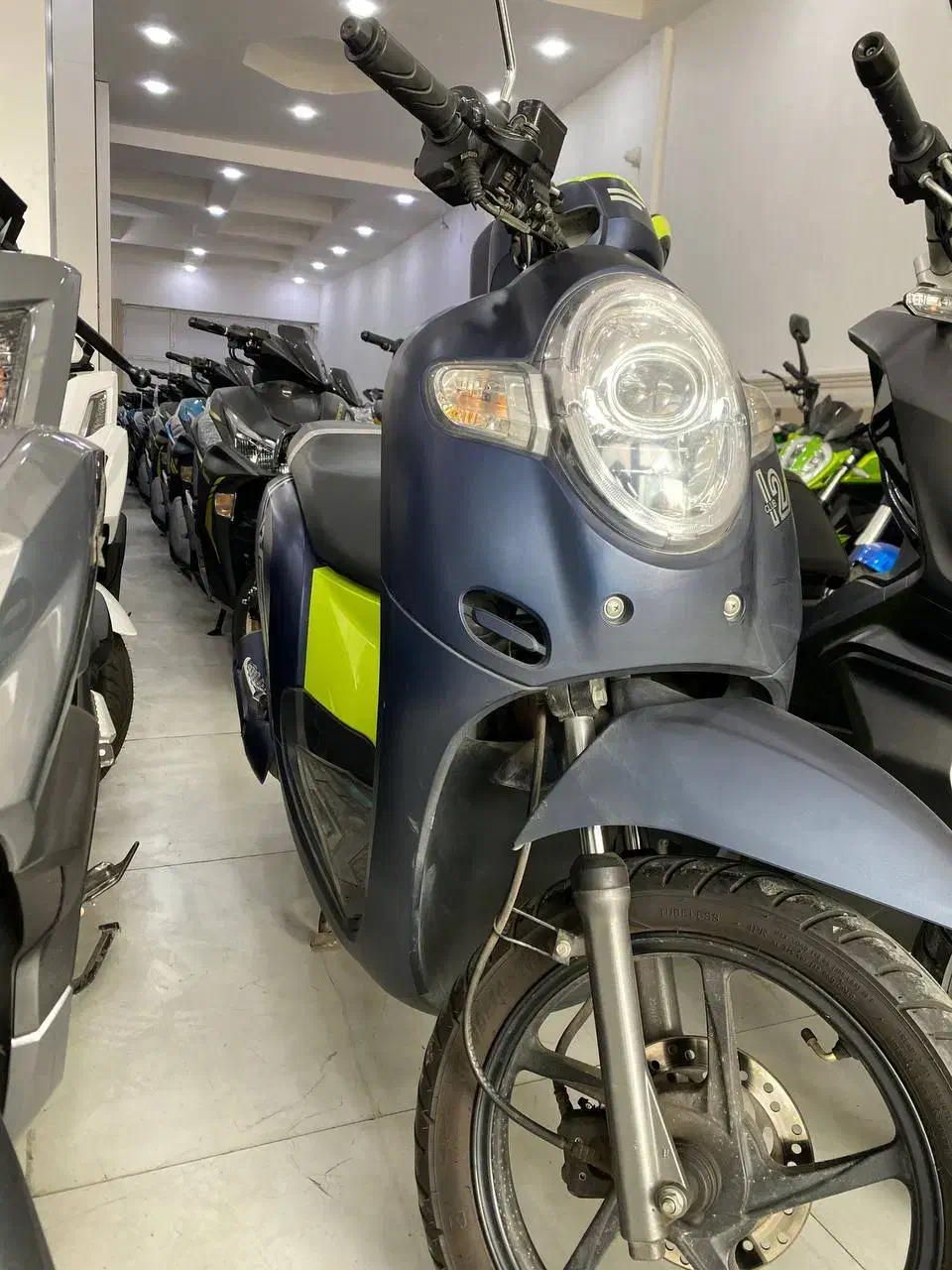 اسکوتر ۱۱۰، ۱۴۰۲، کم‌کار و اتوماتیک سنددار|موتورسیکلت|رشت, دیلمان|دیوار