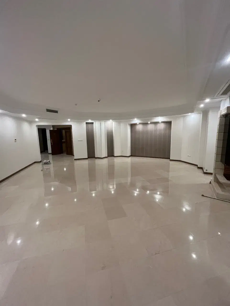 فرمانیه سنبل*340متر*4خواب*غرق در نور*تراس چیدمانی