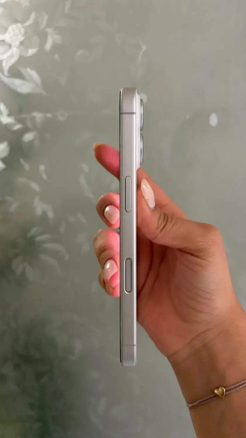 iphone 16 نرمال|موبایل|اصفهان, جلفا|دیوار