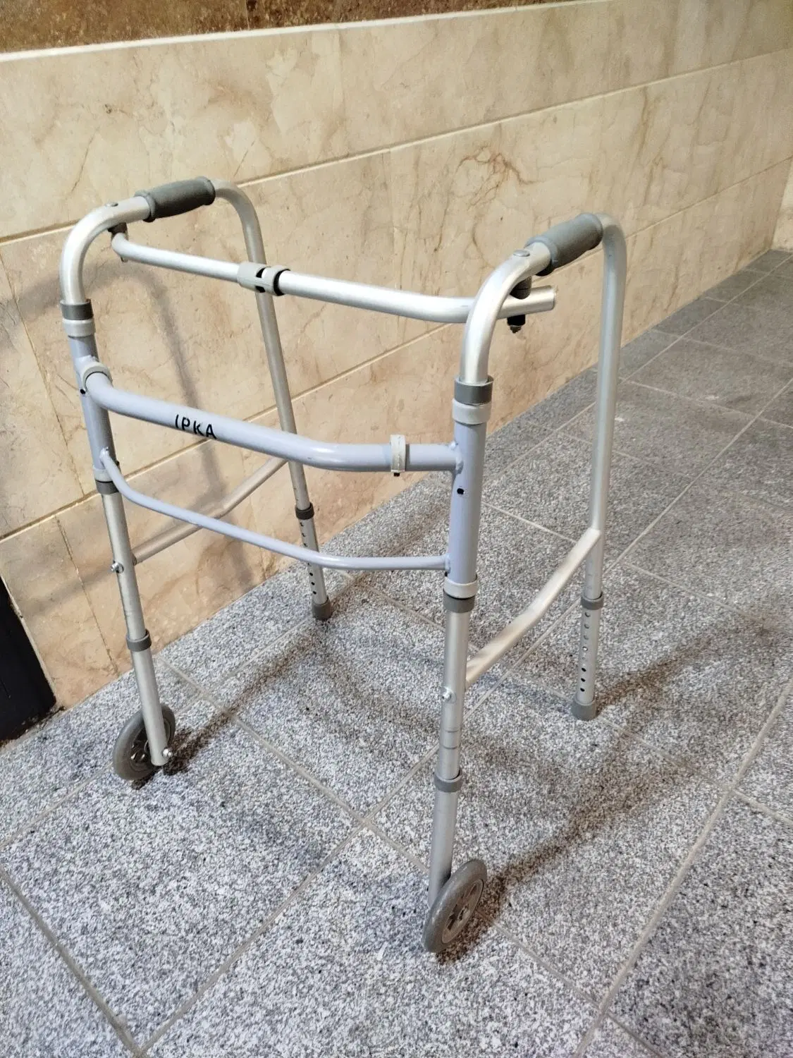واکرچرخدار|اسباب و اثاث بچه|تهران, ازگل|دیوار