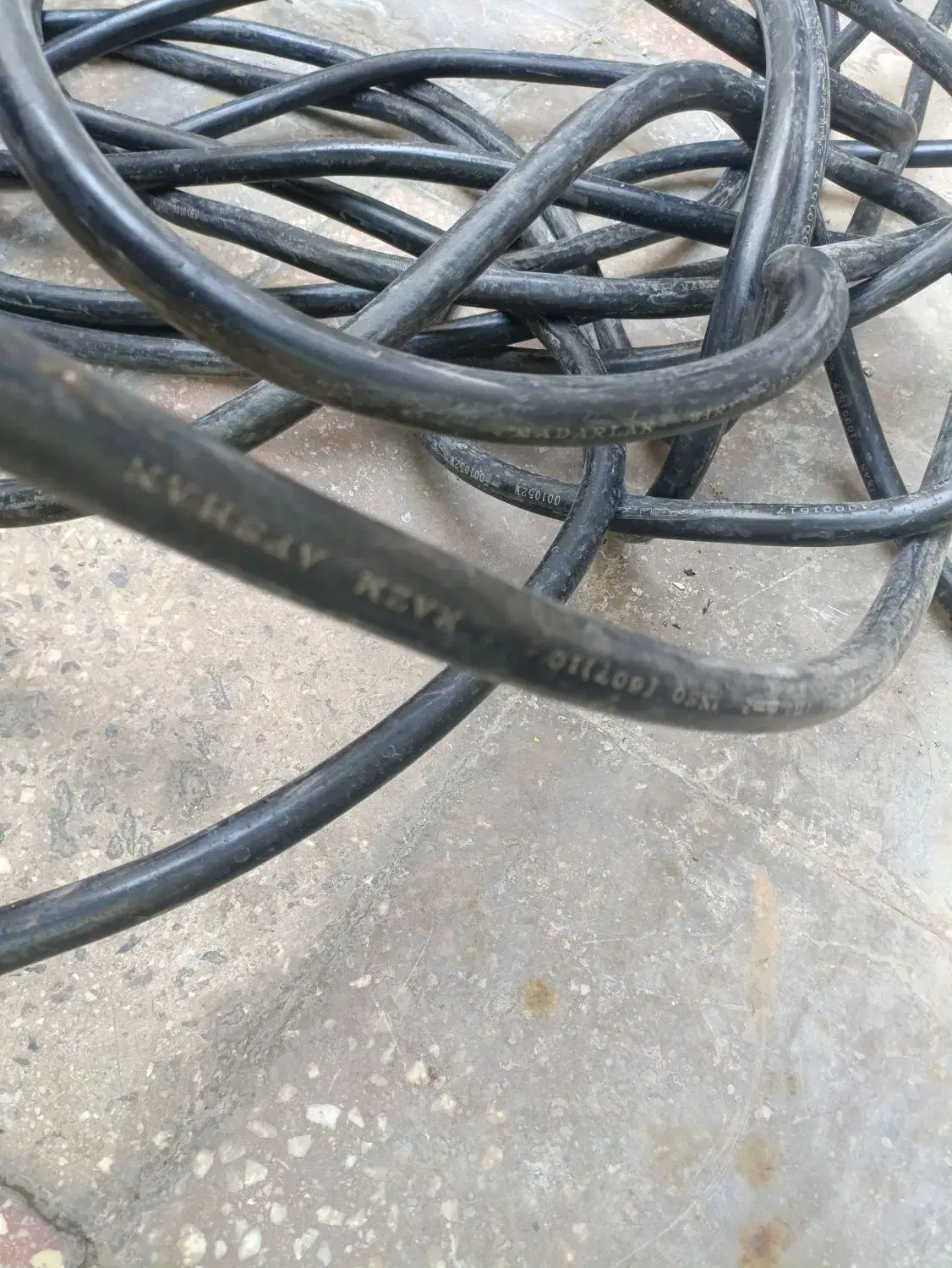 کابل سه فاز|مصالح و تجهیزات ساختمان|پلدختر, |دیوار