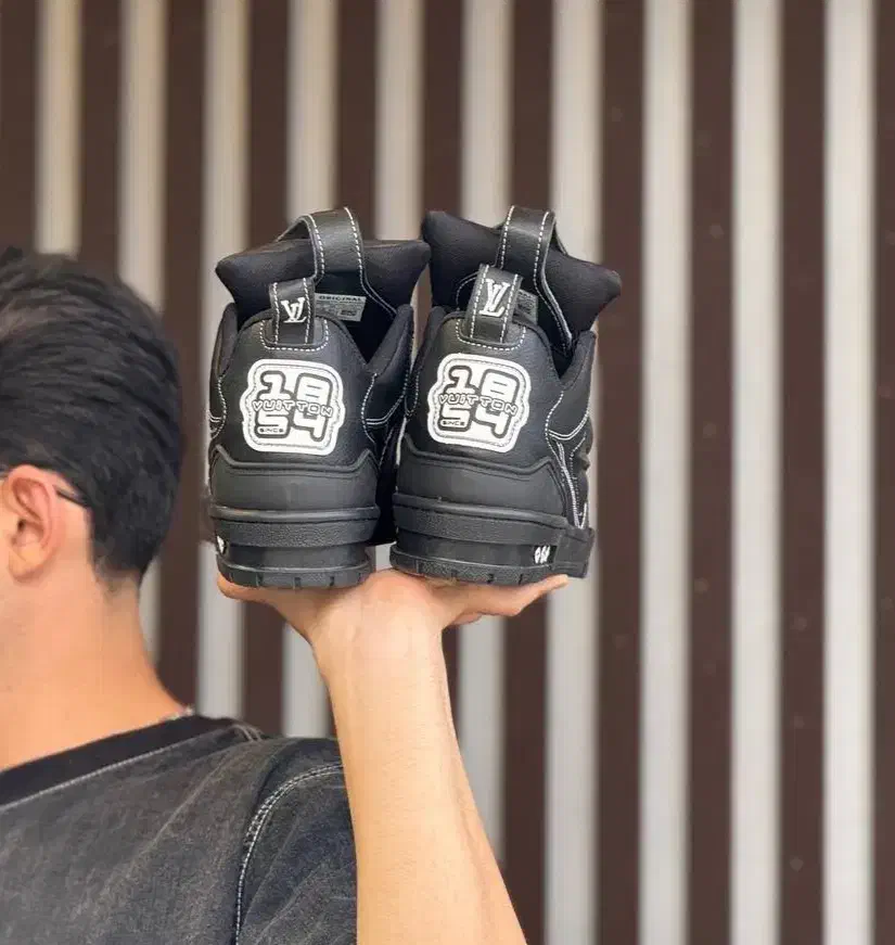 کتونی لویی ویتون اورجینال|کیف، کفش، کمربند|بوشهر, |دیوار