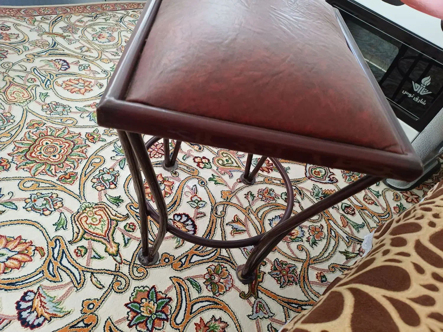 تک صندلی..|صندلی و نیمکت|نیشابور, دارایی|دیوار