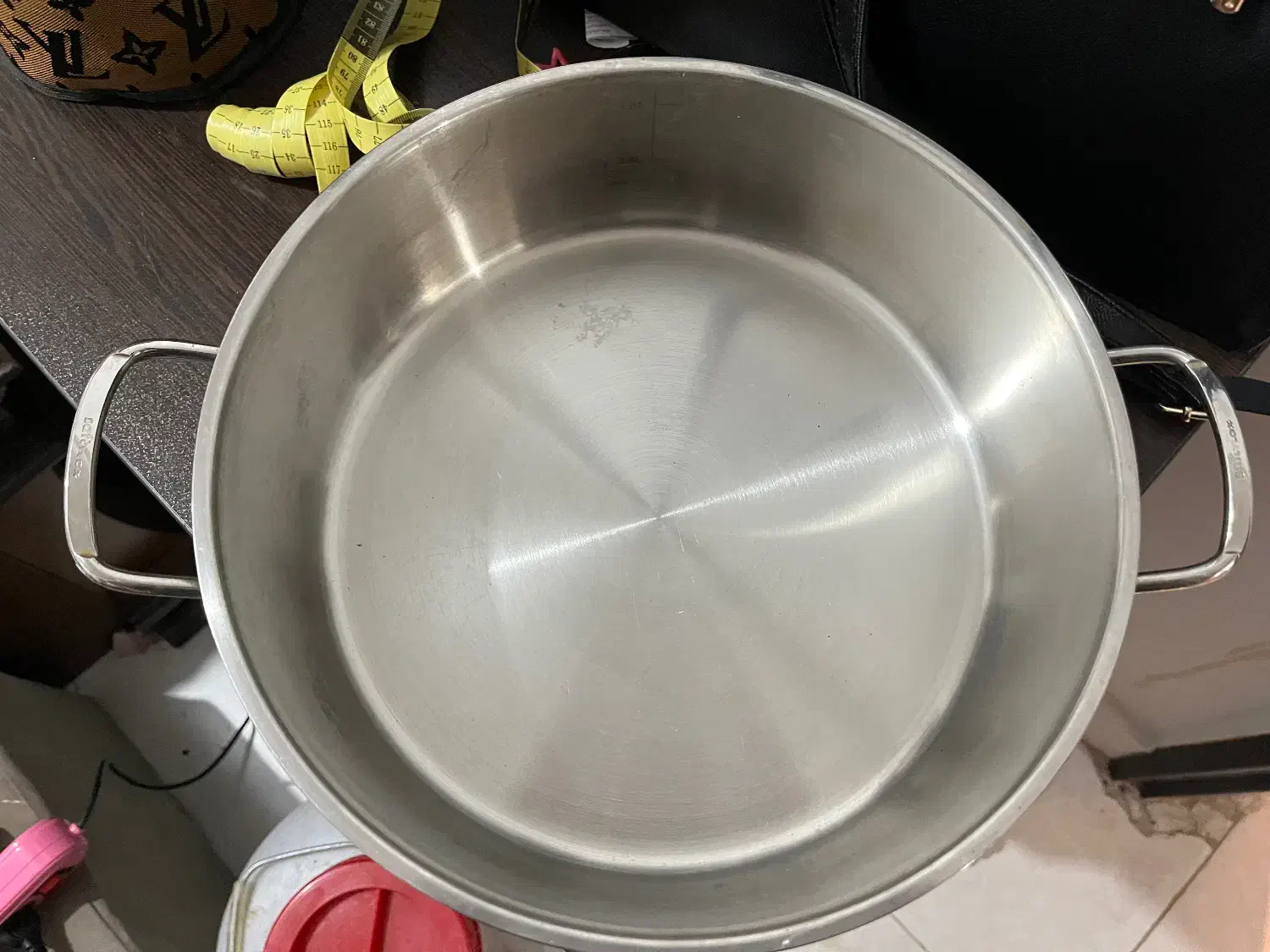 تابه استیل|ظروف پخت‌وپز|رشت, لاکانی|دیوار