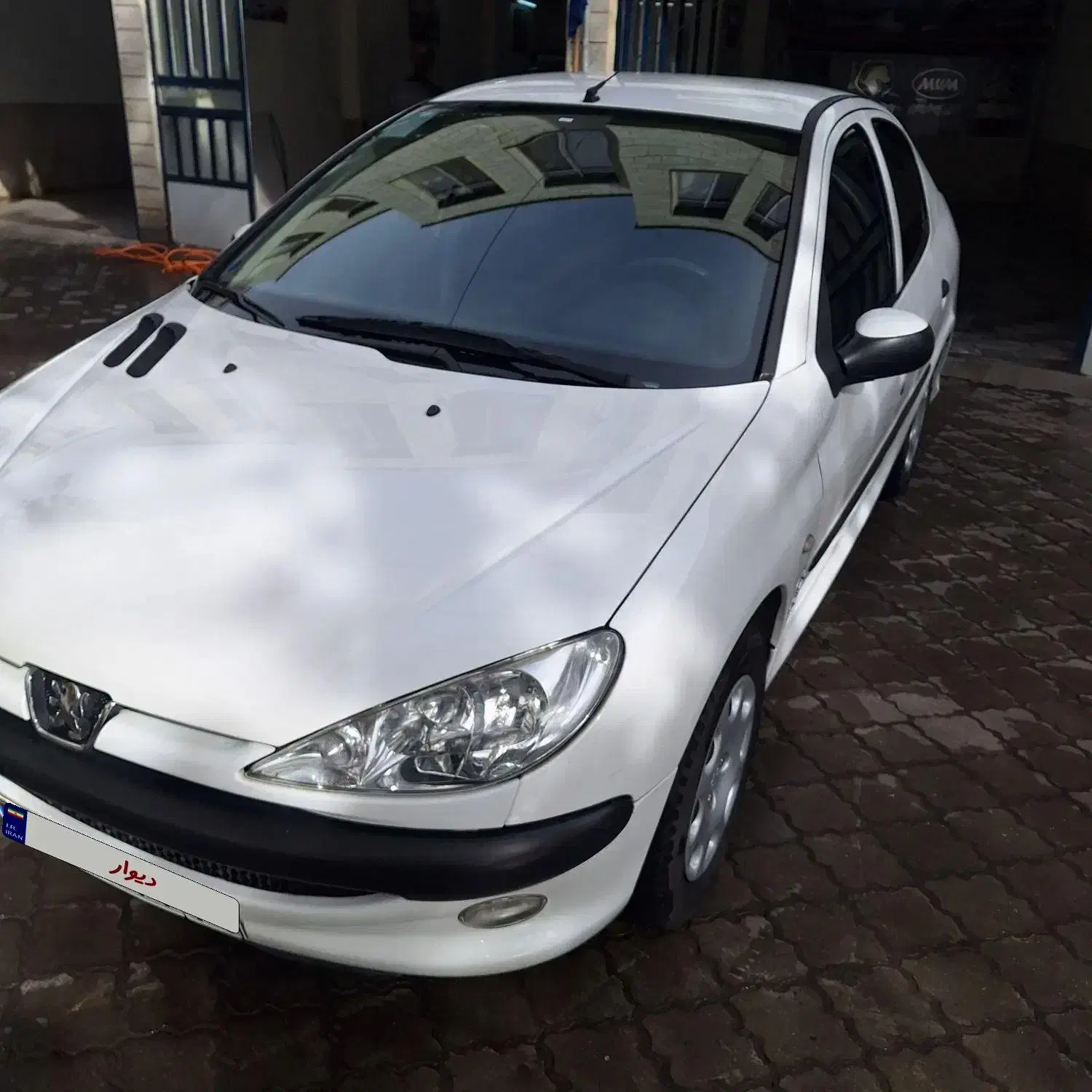 پزو۲۰۶ صندوق‌دار|خودرو سواری و وانت|بروجرد, |دیوار