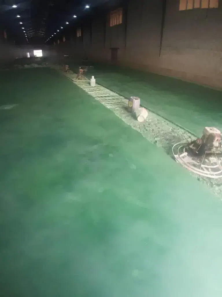 بتن ریزی کف با ماله پروانه ای|خدمات پیشه و مهارت|رباطکریم, شهرک صنعتی پرند|دیوار