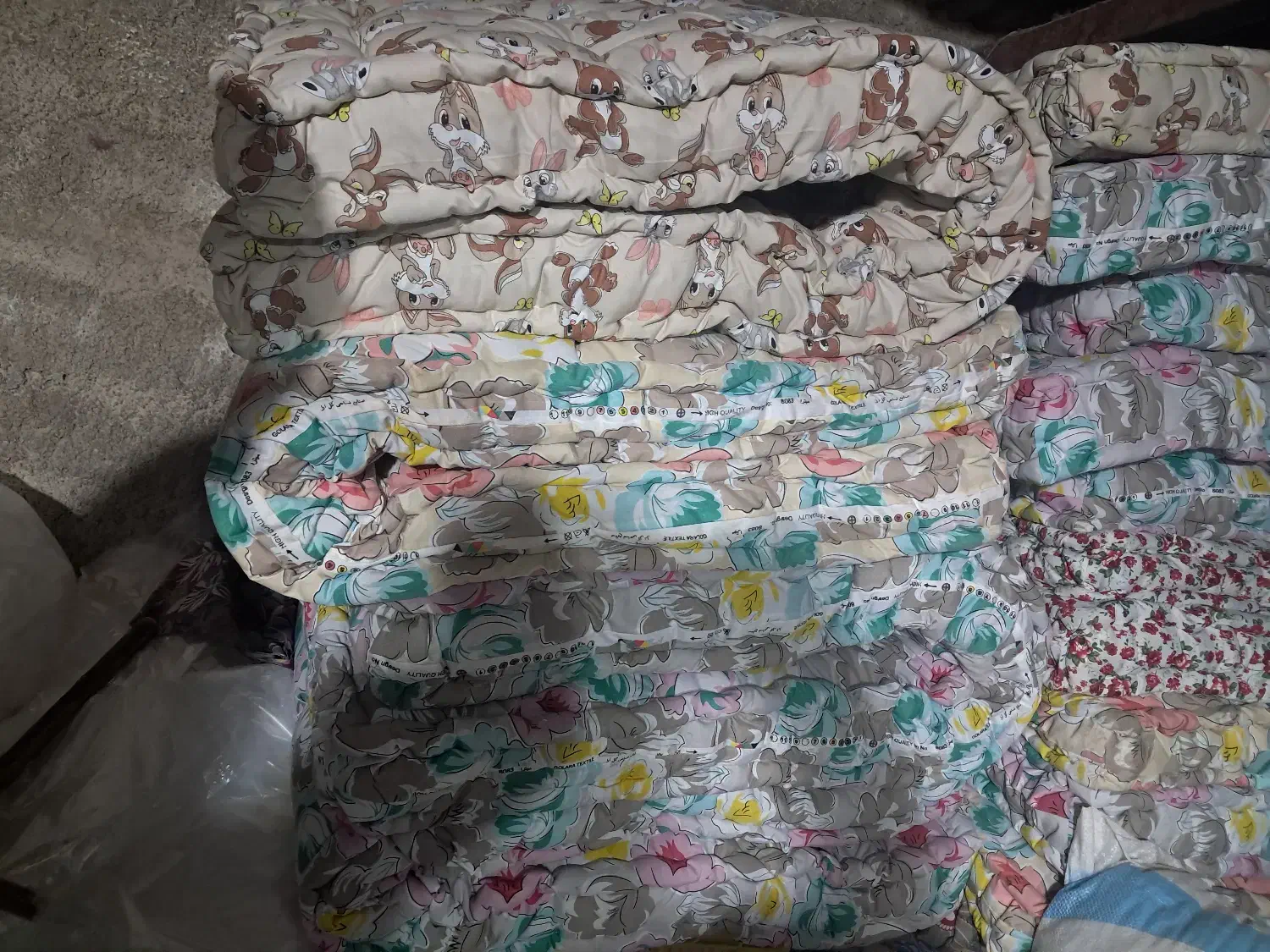 دوخت انواع تشک یک نفره پشتی کناره و..‌.|رختخواب، بالش، پتو|سمیرم, |دیوار