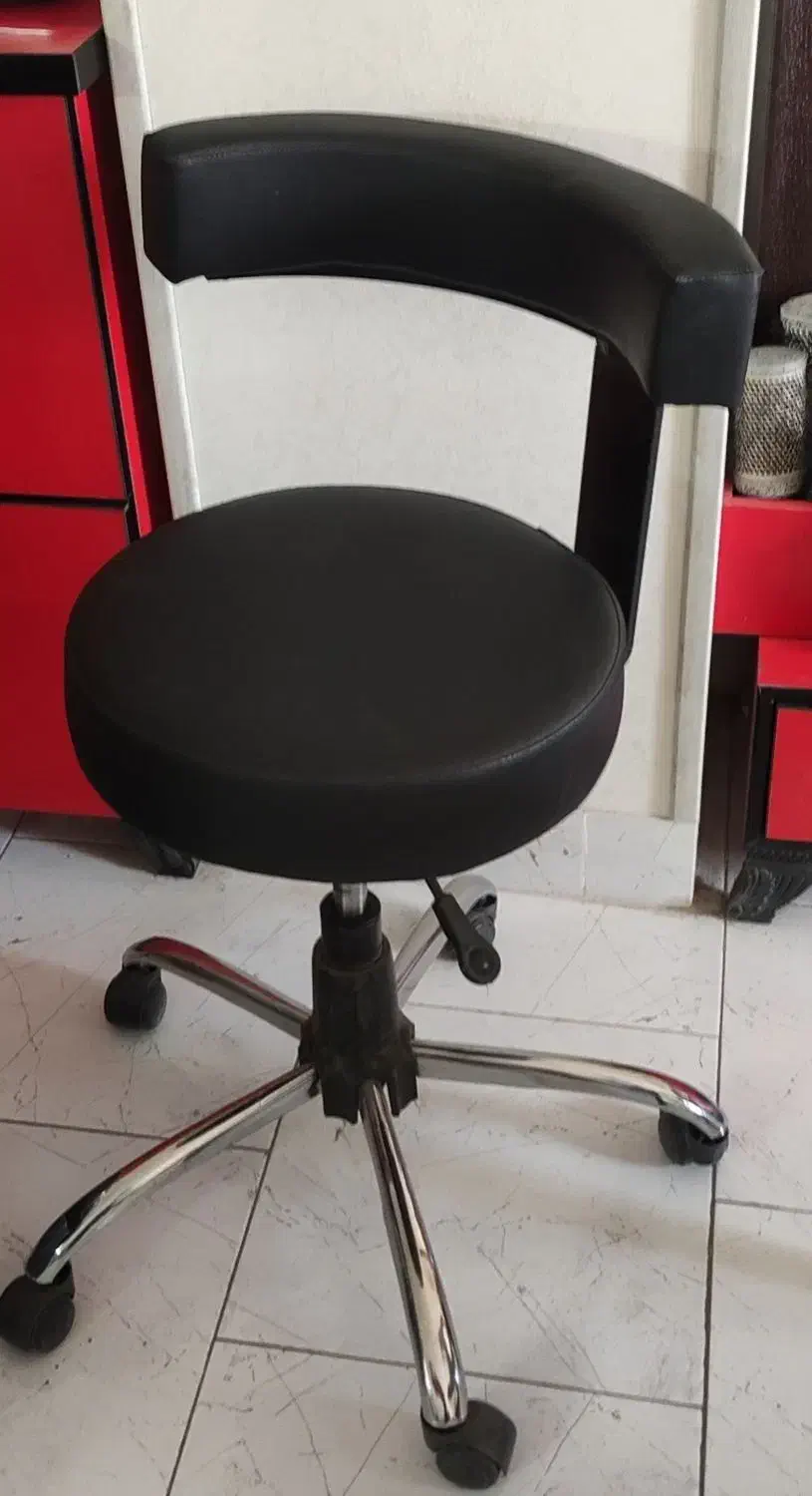 تجهیزات آرایشگاهی|آرایشگاه و سالنهای زیبایی|گرمسار, |دیوار