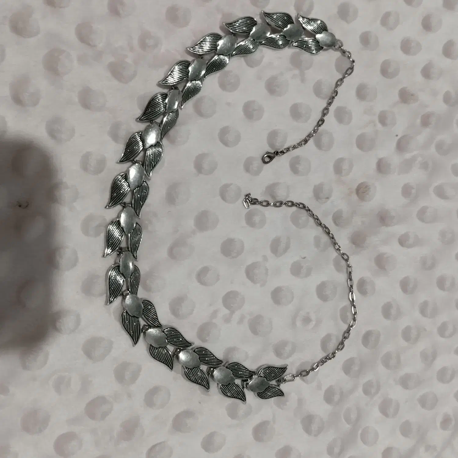 گردنبند لاله|بدلیجات|اندیشه, اندیشه فاز ۱|دیوار