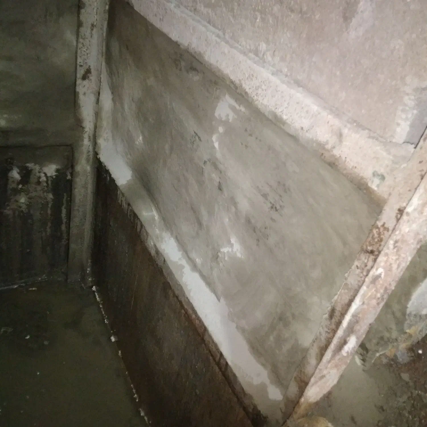 اجرا عایق نانو ضد آب فشار منفی تخصصی درگیلان|خدمات پیشه و مهارت|رشت, یخسازی|دیوار