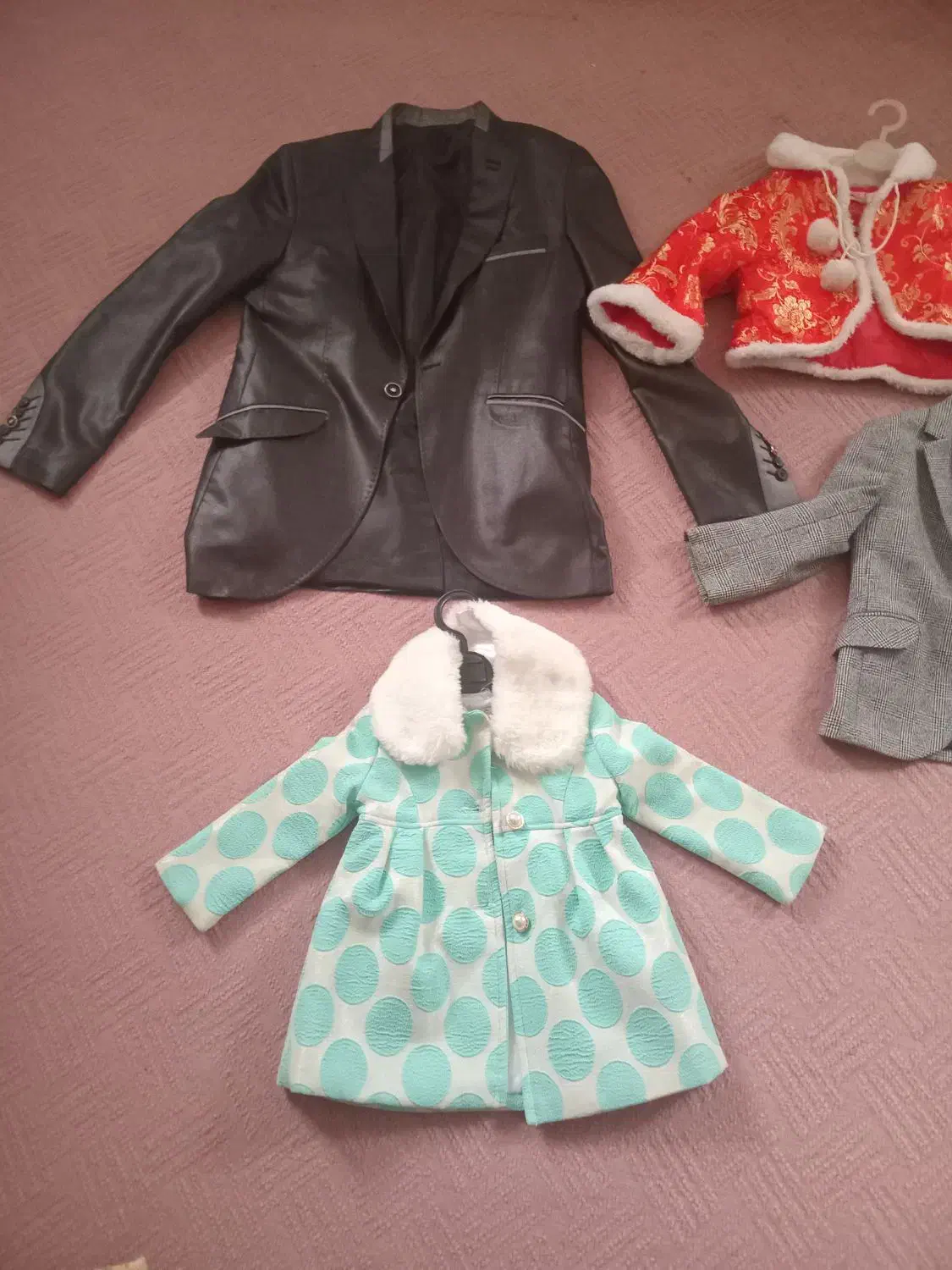 تعدادی لباس. زمستانی نو|لباس|بندر ترکمن, |دیوار