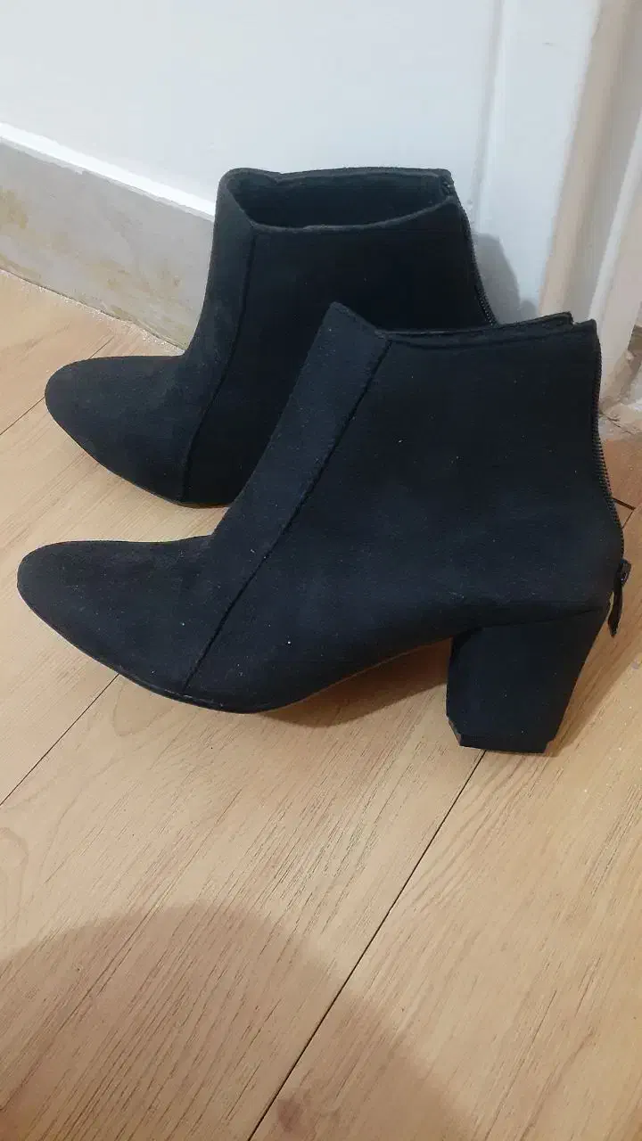 فروش بوت وکتونی|کیف، کفش، کمربند|رودهن, |دیوار