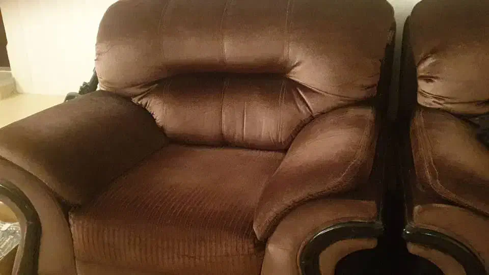 مبل راحتی ۷ نعره در حد نو|مبلمان خانگی و میز عسلی|میناب, |دیوار